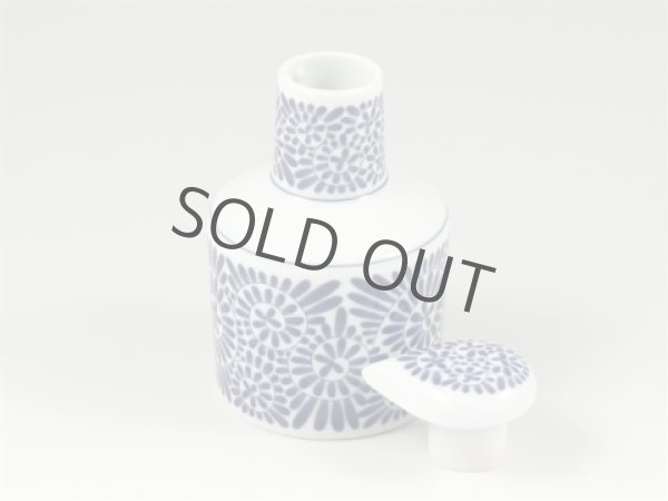 Photo2: Arita porcelain Japanese soy sauce pot bottle tako karakusa blue 200ml (2)