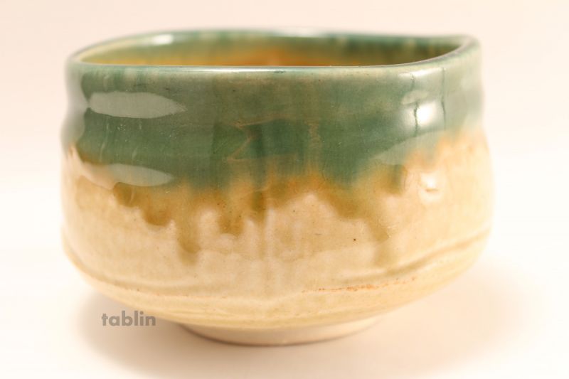 by World Ceramic 386-076 Japanese Shino-yaki Ceramic Matcha Bowl Oribe Green 