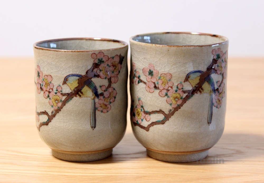 set of 2 Kutani yaki ware Futatuki Yunomi Hanazume tei ai Japanese tea cup 